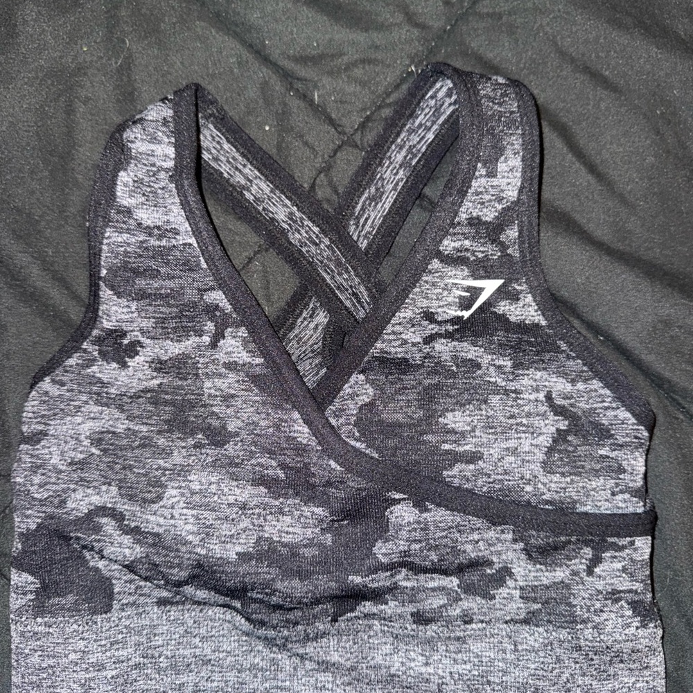 Gymshark Cross-Back Sports Bra - Gray Camo